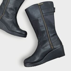 Crocs A-Leigh Women’s Wedge Boots US 7.5 Side Zip Black Leather Tall Boot